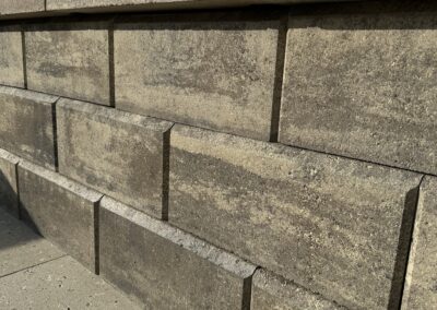Smooth-Face Retaining Wall